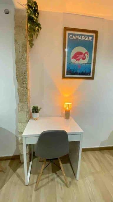 La + Belle Chambre Voutee Au Coeur De Montpellier Luaran gambar